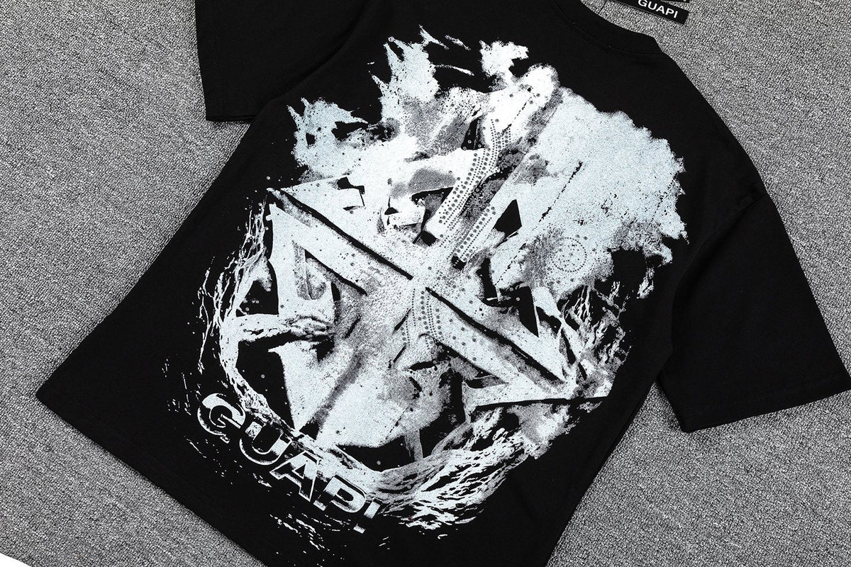 GUAPI Distressed Graphic T-Shirt