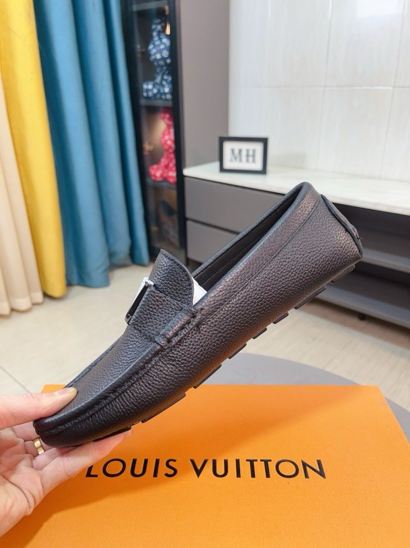 Louis Vuitton Black Textured Loafers - Leather Lining