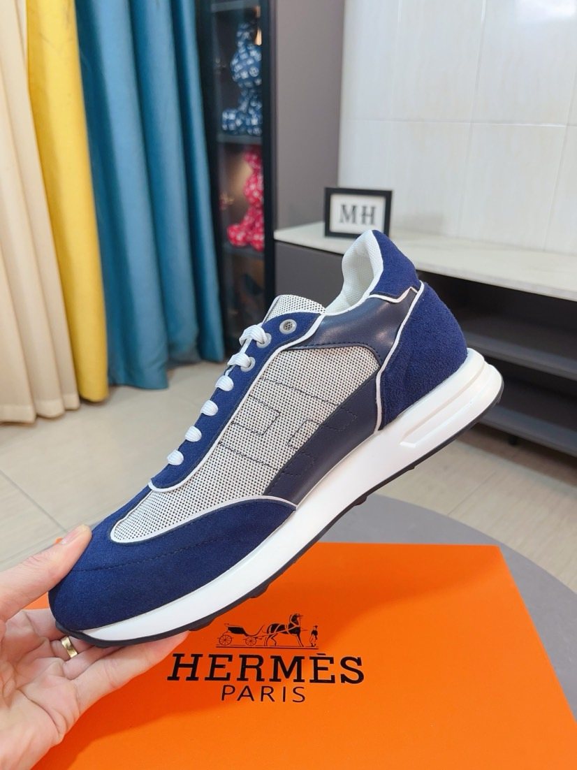Hermès Navy Blue H-Detail Low-Top Sneakers