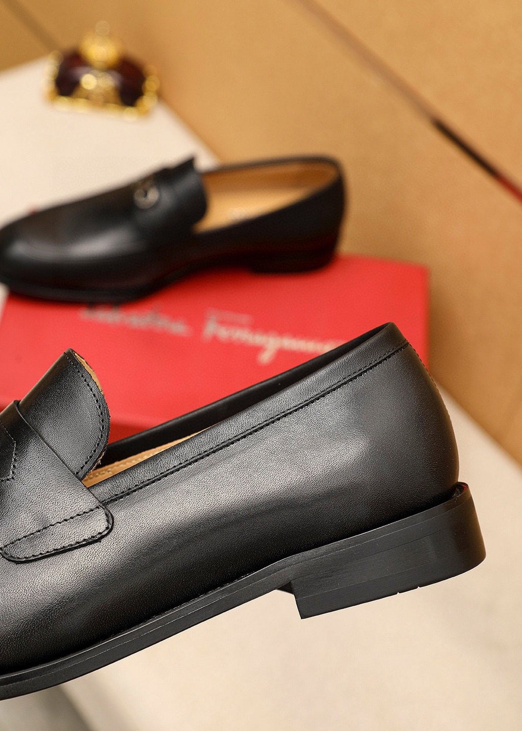 Ferragamo Black Metal Hardware Loafers