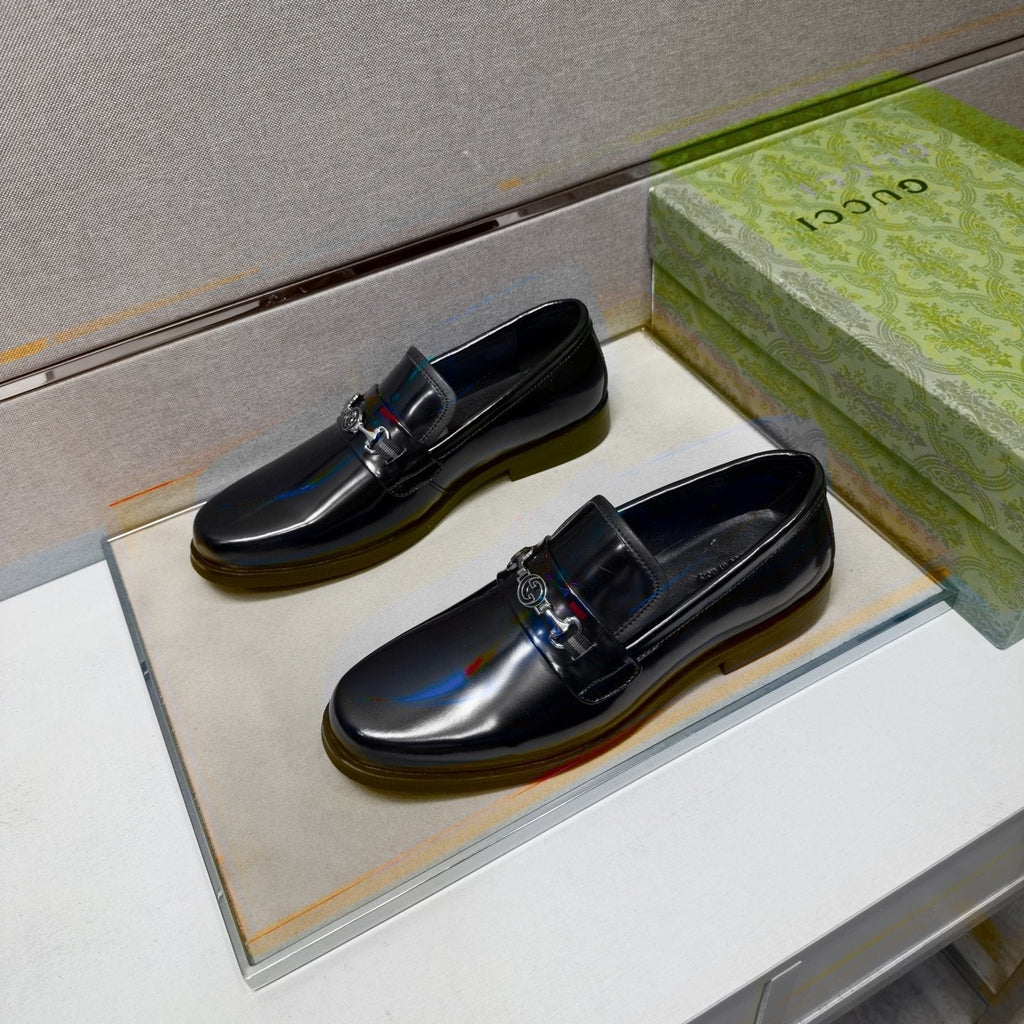 Gucci Men's Black Metal-Hardware Loafers - Rounded Toe